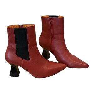 SAINT ELLIANA RUST LEATHER
SCULPTED HEEL CHELSEA BOOTS Size‎ 8